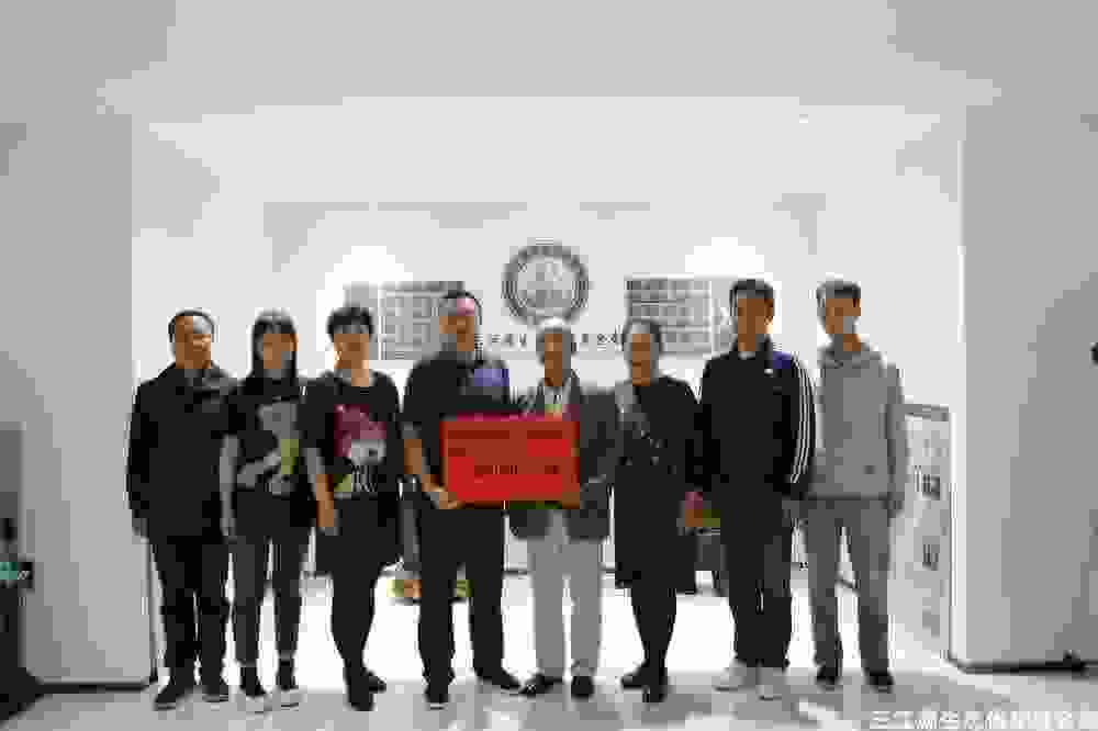 深情千里送故乡