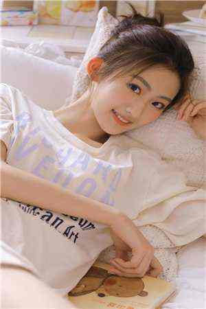 从末世到女尊，美男们当我裙下臣