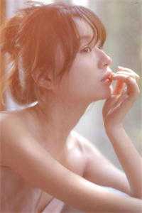 迟到的深情比草贱相反的