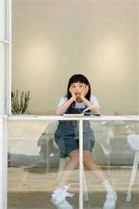 禀告首辅，夫人她又去给你物色美女了