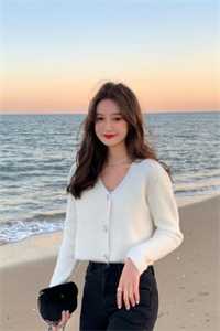 疯批反派抢着给她当爸爸，她成小可怜了