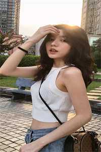 下聘当天，侯爷悔婚娶庶妹