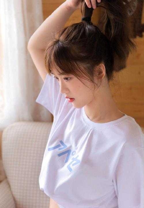 穿成男主绿茶前妻后，她投怀送抱