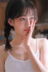 美人多娇画青云