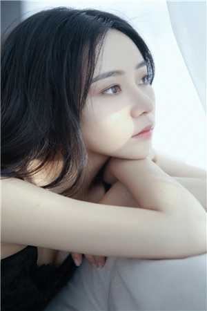 妹妹被欺负后，我带着一等功勋章闯烈士陵园