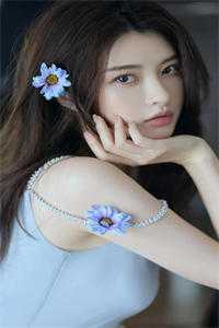 妹妹被欺负后，我带着一等功勋章闯烈士陵园